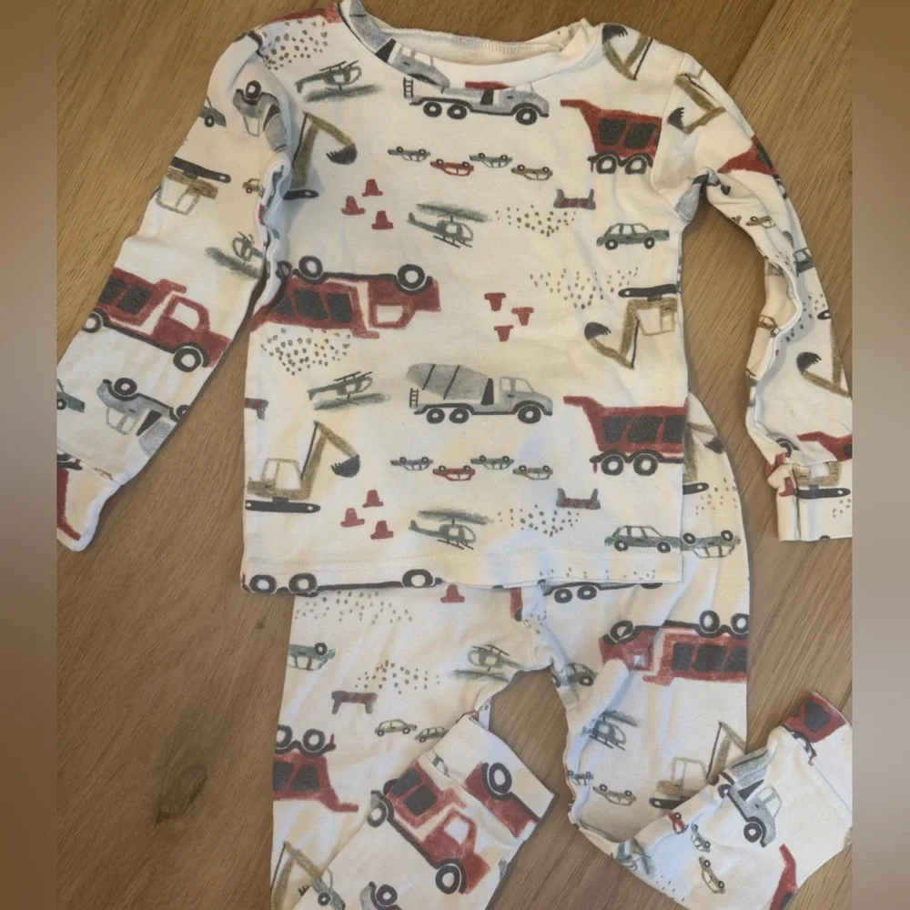 Carter's Just One You 2T Construction / Truck / Vehicle PJs - Picture 1 of 4